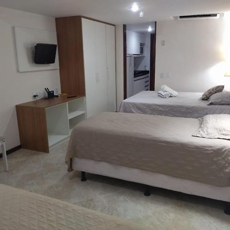 Apartamento Victoria Marina Flat 2203 - bairro nobre no melhor de Salvador e píer privado Exterior foto